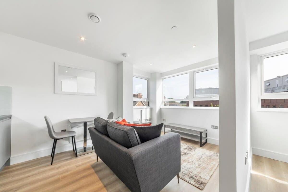 Bright Contemporary Studio In East Grinstead Buitenkant foto